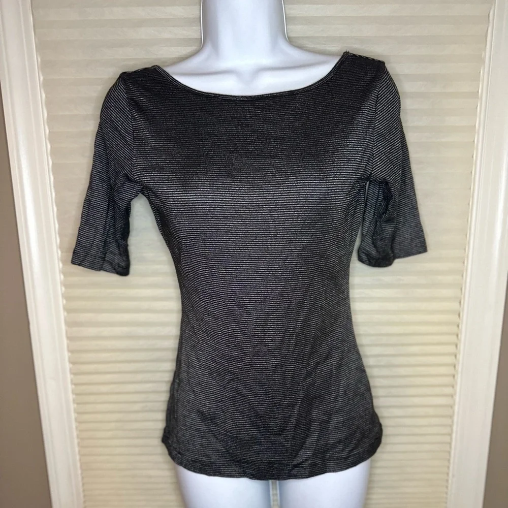 Beautiful silver and black limited top - Picture 2 of 8